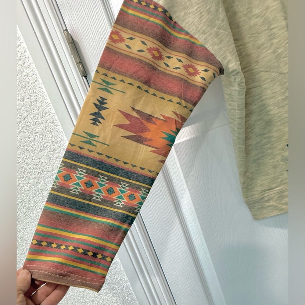 American Bling Southwestern Pattern Tan Hoodie Sweatshirt with Aztec Print “NWT” - Picture 4 of 7